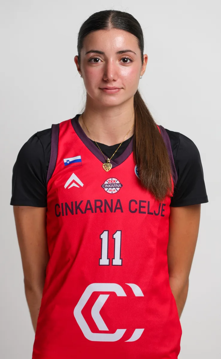 Portret igralke Ines Fritz