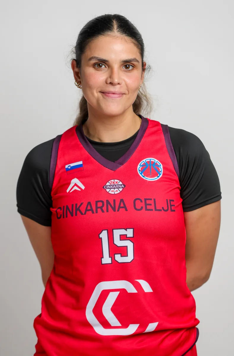 Portret igralke Raneem Elgedawy
